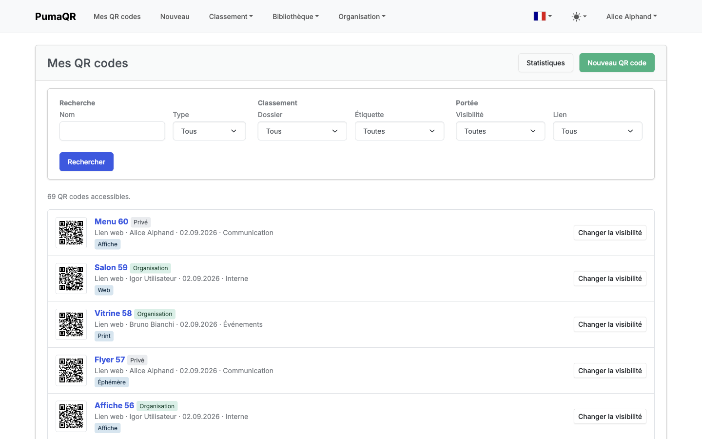 Le tableau de bord : la liste des QR codes avec leurs dossiers, étiquettes et filtres de recherche.